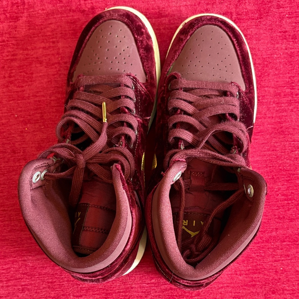 Nike 2016 Air Jordan 1 Heiress sneakers.